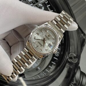 7 Rolex Day-Date Diamonds Automatic 118206 36mm