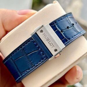 9 Hublot Classic Fusion Black Titanium 565.NX.7170.LR 38mm