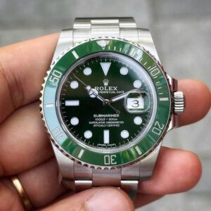 1 Rolex Submariner Hulk 40mm 116610LV Green Dial 116610LV
