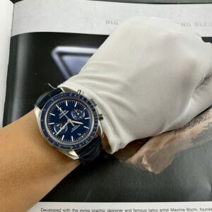 6 Omega Speedmaster Moonwatch Chronograph 31193445103001