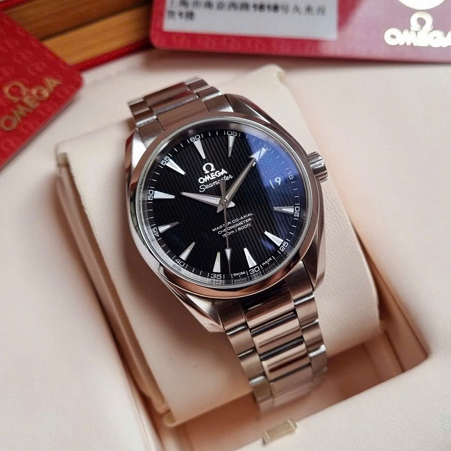 1 Omega Aqua Terra 150M 231.10.39.21.01.002 Co-Axial 38.5mm 1 Omega Aqua Terra 150M 231.10.39.21.01.002 Co-Axial 38.5mm