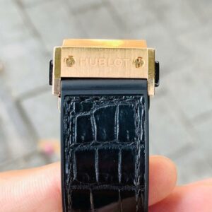 3 Hublot Classic Fusion King Gold Full Pave 581.OX.9010.LR.1704