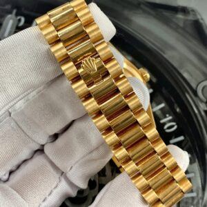 7 Rolex Oyster Perpetual Day-Date 118338 Automatic