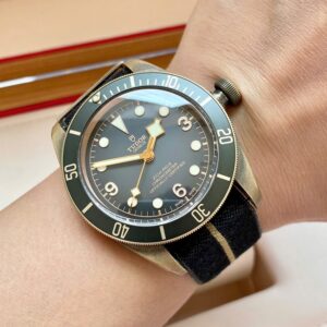 7 Tudor Black Bay Bronze M79250BA-0002 43mm Grey Dial