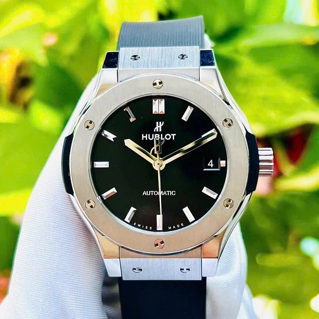 1 Hublot Classic Fusion Black Titanium 565.NX.1171.RX 1 Hublot Classic Fusion Black Titanium 565.NX.1171.RX