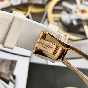 3 Patek Philippe Nautilus Automatic 5711J 18k Yellow Gold