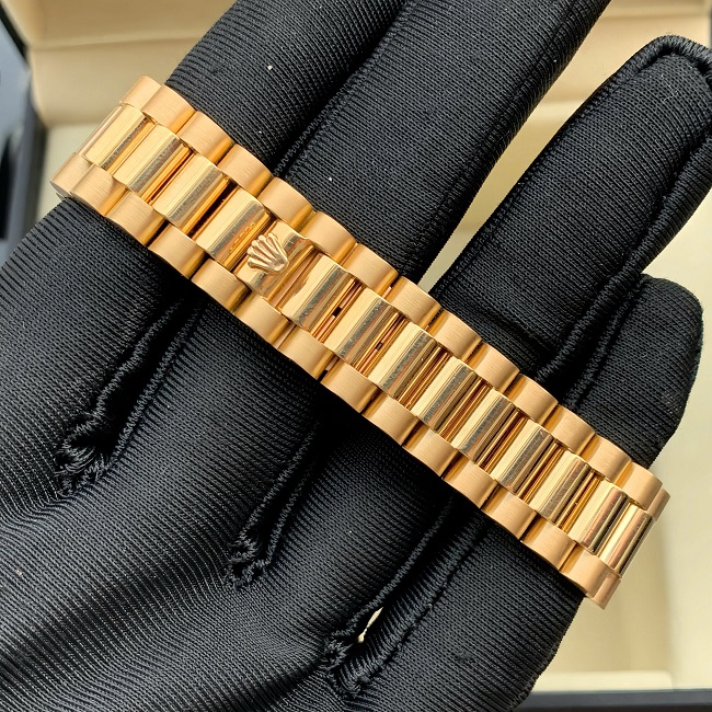 4 Rolex Ladies DateJust 6827 Automatic 31mm 4 Rolex Ladies DateJust 6827 Automatic 31mm