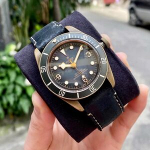 4 Tudor Black Bay Bronze M79250BA-0001 Automatic