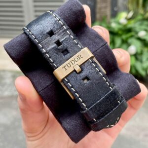 5 Tudor Black Bay Bronze M79250BA-0001 Automatic
