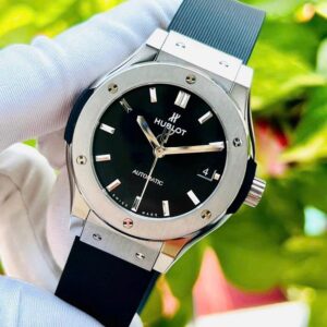 7 Hublot Classic Fusion Black Titanium 565.NX.1171.RX