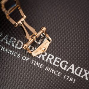 2 Girard Perregaux Laureato 81005-52-132-BB6A 18k Rose Gold
