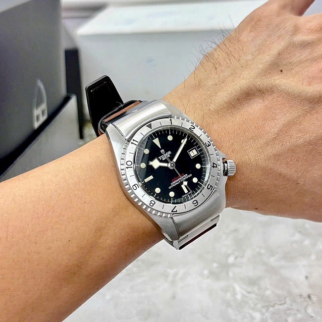 2 Tudor Black Bay P01 M70150-0001 Automatic 42mm 2 Tudor Black Bay P01 M70150-0001 Automatic 42mm