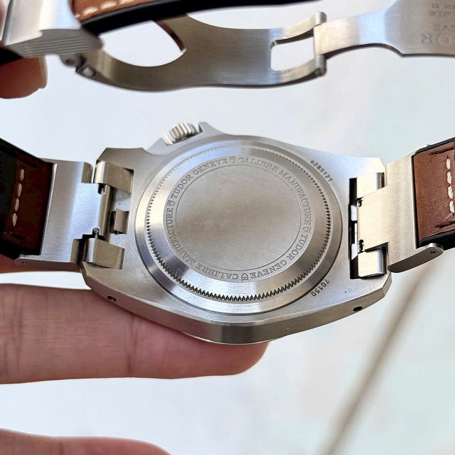 6 Tudor Black Bay P01 M70150-0001 Automatic 42mm 6 Tudor Black Bay P01 M70150-0001 Automatic 42mm
