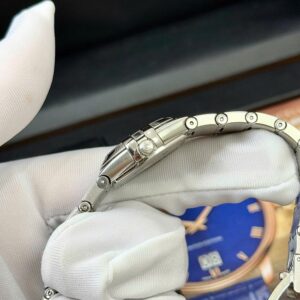 8 Omega Constellation 123.10.24.60.51.001 Brushed Diamond Black