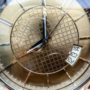 2 Gucci G-Timeless Automatic YA126431