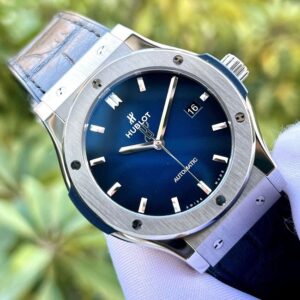 4 Hublot Classic Fusion Titanium Blue 542.NX.6670.LR.JPN18 45mm