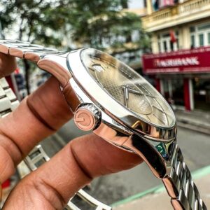 6 Gucci G-Timeless Automatic YA126431
