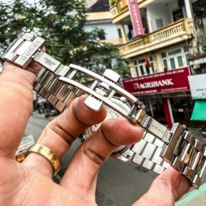 7 Gucci G-Timeless Automatic YA126431
