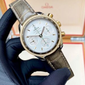 4 Omega Speedmaster Co-Axial Chronograph 324.28.38.50.02.001