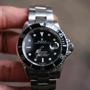 1 Rolex Submarine Date 16610 40mm Automatic