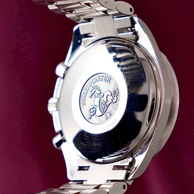 2 Omega Speedmaster 35233000 Tripple Date Automatic 2 Omega Speedmaster 35233000 Tripple Date Automatic