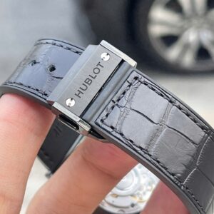 3 Hublot Classic Fusion Aerofusion Moonphase 547.CX.0170.LR
