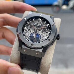 4 Hublot Classic Fusion Aerofusion Moonphase 547.CX.0170.LR