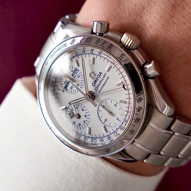 4 Omega Speedmaster 35233000 Tripple Date Automatic 4 Omega Speedmaster 35233000 Tripple Date Automatic