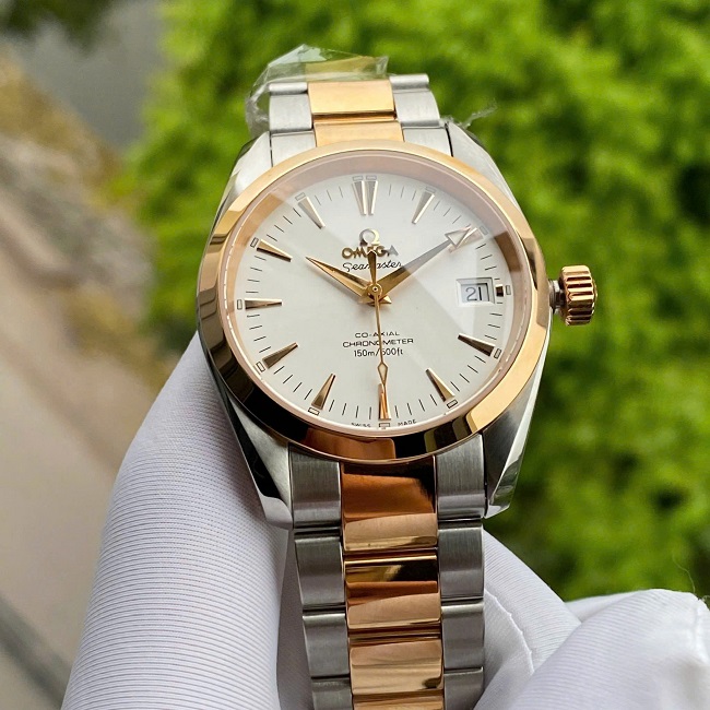 1 Omega Aqua Terra Mid Size Chronometer 2304.30.00 Demi 18k 1 Omega Aqua Terra Mid Size Chronometer 2304.30.00 Demi 18k