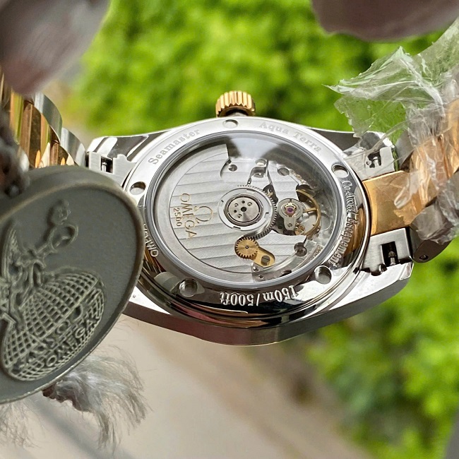2 Omega Aqua Terra Mid Size Chronometer 2304.30.00 Demi 18k 2 Omega Aqua Terra Mid Size Chronometer 2304.30.00 Demi 18k2 Omega Aqua Terra Mid Size Chronometer 2304.30.00 Demi 18k