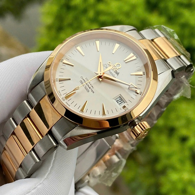 5 Omega Aqua Terra Mid Size Chronometer 2304.30.00 Demi 18k 5 Omega Aqua Terra Mid Size Chronometer 2304.30.00 Demi 18k