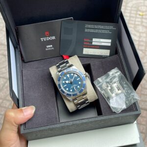 6 Tudor Black Bay 58 BB58 M79030B-0001 Automatic6 Tudor Black Bay 58 BB58 M79030B-0001 Automatic
