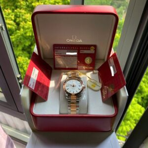 7 Omega Aqua Terra Mid Size Chronometer 2304.30.00 Demi 18k