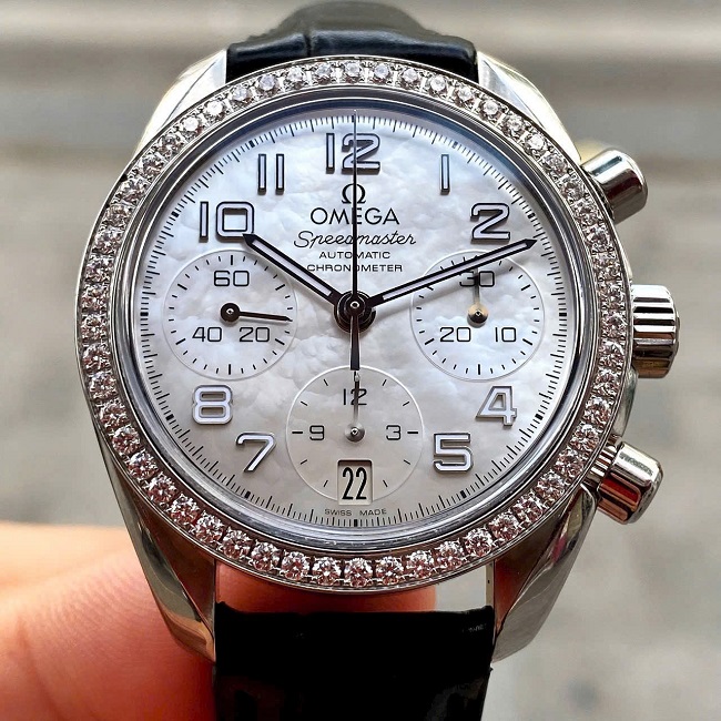 1 Omega Speedmaster Chronograph Diamond 324.18.38.40.05.001 1 Omega Speedmaster Chronograph Diamond 324.18.38.40.05.001