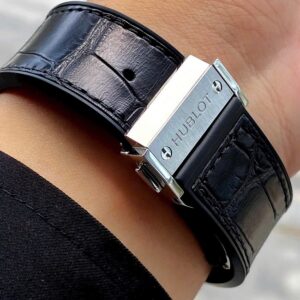 2 Hublot Classic Fusion Black Titanium 42mm 542NX1171LR
