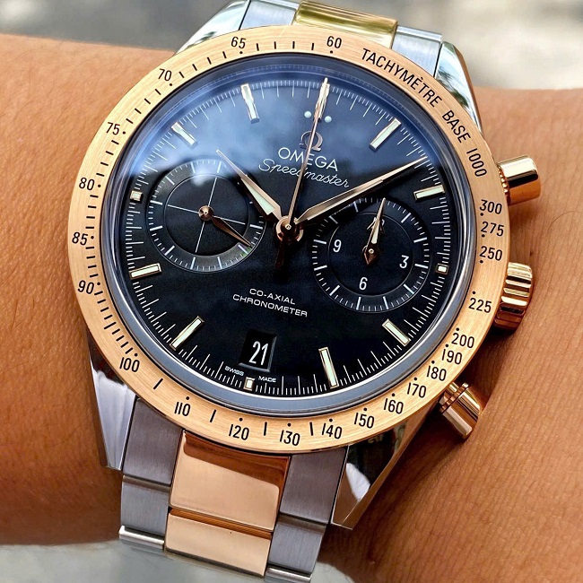 2 Omega Speedmaster Chronograph 331.20.42.51.01.002 2 Omega Speedmaster Chronograph 331.20.42.51.01.002