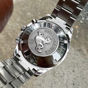 2 Omega Speedmaster Chronometer 323.10.40.40.02.001
