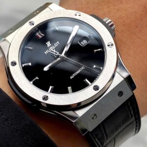 5 Hublot Classic Fusion Black Titanium 42mm 542NX1171LR