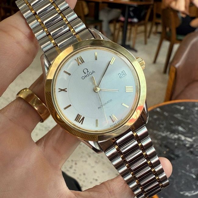 1 Omega Speedmaster Classic Automatic Demi 18k 166.0285 1 Omega Speedmaster Classic Automatic Demi 18k 166.0285