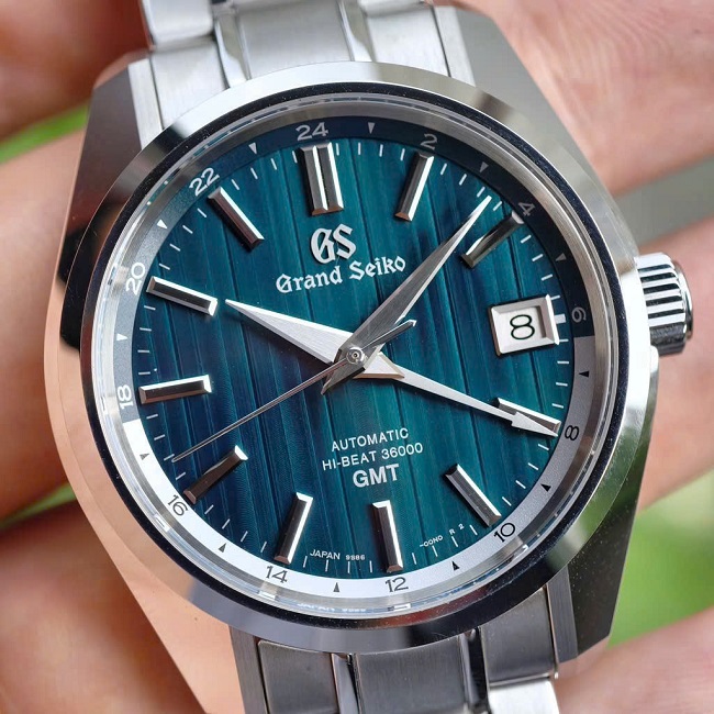 2 Grand Seiko Heritage Hi Beat GMT Limited Edition 700 SBGJ241 2 Grand Seiko Heritage Hi Beat GMT Limited Edition 700 SBGJ241