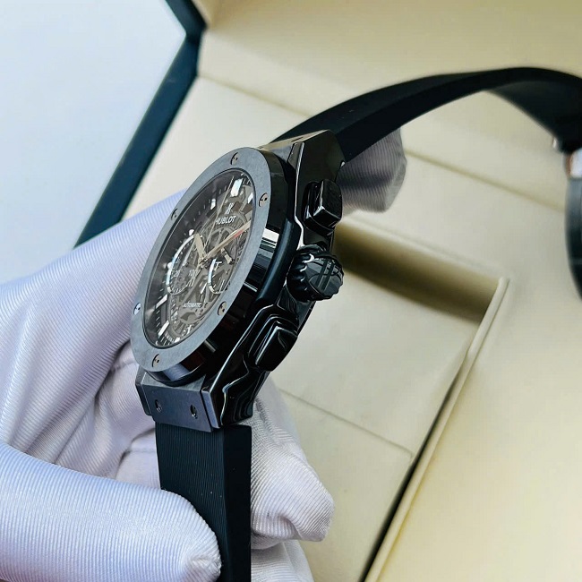 2 Hublot Classic Fusion Skeleton Chronograph 525.CM.0170.RX 2 Hublot Classic Fusion Skeleton Chronograph 525.CM.0170.RX