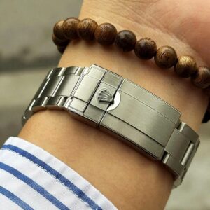 2 Rolex Explorer II GMT 226570 - 0001 mat so trang