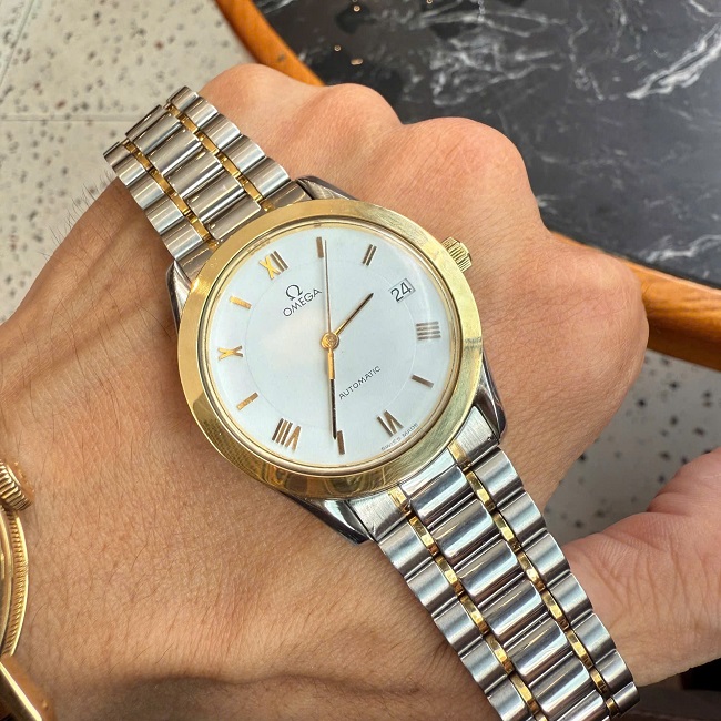 5 Omega Speedmaster Classic Automatic Demi 18k 166.0285 5 Omega Speedmaster Classic Automatic Demi 18k 166.0285
