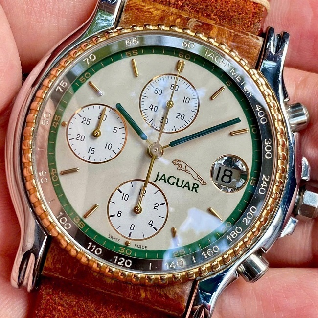 7 Jaguar XK Land Rover 18K750 Gold Bezel Chronograph 22-0057 7 Jaguar XK Land Rover 18K750 Gold Bezel Chronograph 22-0057
