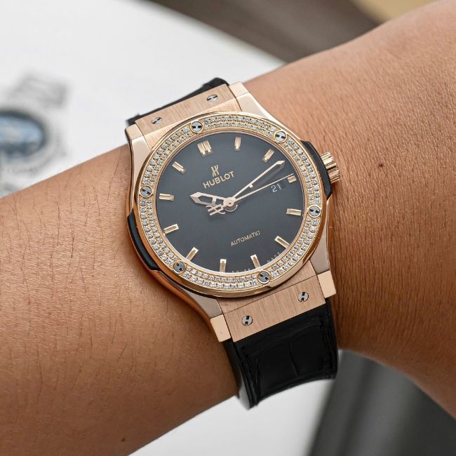 Hublot Classic Vàng khối 18k kim zin hãng 542.PX.1180.RX.1104 42mm 1