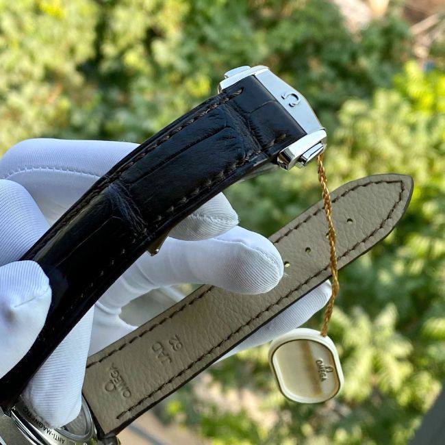 Omega Seamaster Master Chronometer 233.22.41.21.01.002 Niềng vàng 18k 2 Omega Seamaster Master Chronometer 233.22.41.21.01.002 Niềng vàng 18k 2