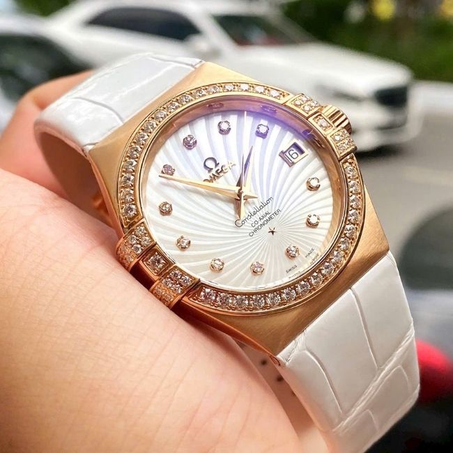 Omega nữ Công Tê Vàng hồng 18k Diamond MOP Automatic 123.58.35.20.55.003 4 Omega nữ Công Tê Vàng hồng 18k Diamond MOP Automatic 123.58.35.20.55.003 4