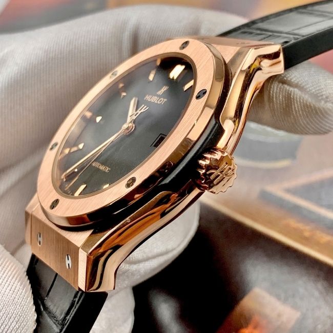 Hublot classsic mặt đen vàng hồng 18k Automatic 542.OX.1181.LR 42mm 6