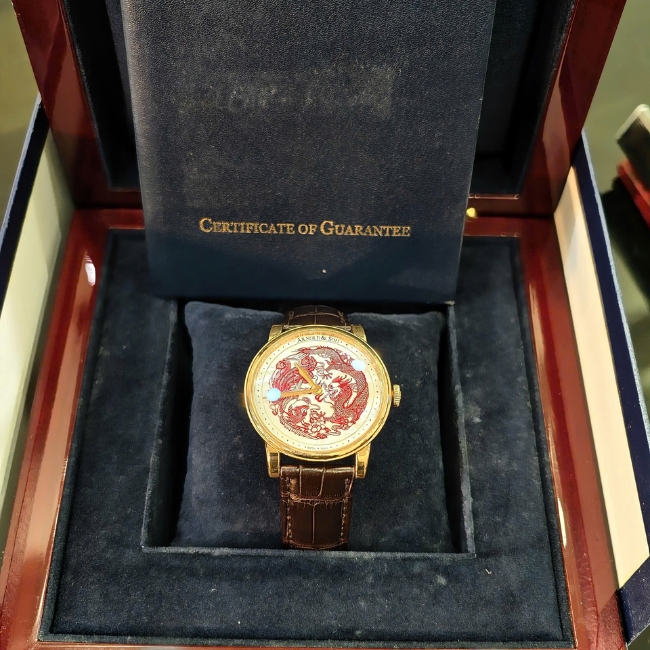 Arnold & Son HM Dragon and Fenghuang Limited Edition 5 chiếc 1LCAP.MO8A.C110A 18k Au750 1