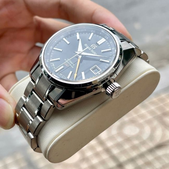 Grand Seiko Heritage Collection SBGJ213 Titanium 5